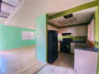 Photo #6: 2415089 Listing 