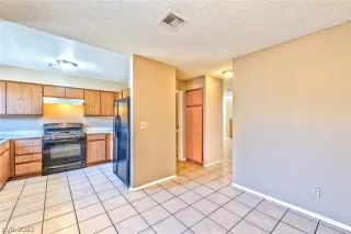 Photo #3: 2415104 Listing