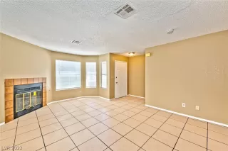 Photo #4: 2415104 Listing