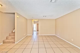 Photo #5: 2415104 Listing