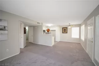 Photo #2: 2415105 Listing