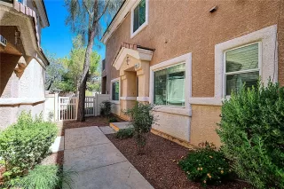 Photo #2: 2415107 Listing