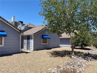 Photo #3: 2415137 Listing