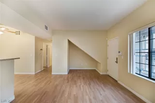 Photo #3: 2415150 Listing 