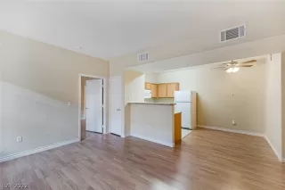 Photo #6: 2415150 Listing 