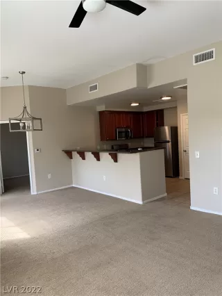 Photo #4: 2415165 Listing 