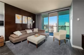 Photo #3: 2415198 Listing