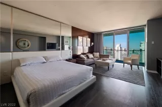 Photo #4: 2415198 Listing