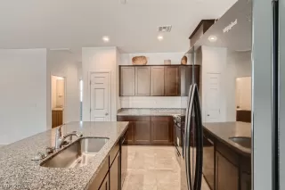 Photo #3: 2415217 Listing 