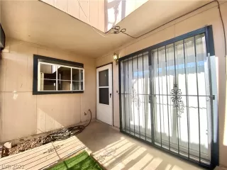 Photo #2: 2415229 Listing 