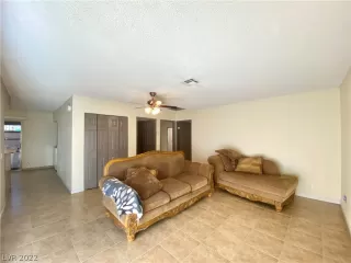 Photo #4: 2415229 Listing 