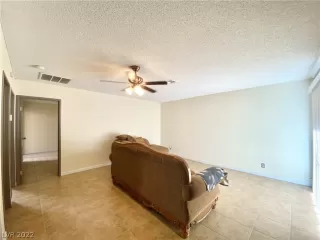 Photo #5: 2415229 Listing 