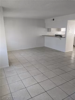 Photo #2: 2415242 Listing