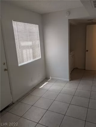 Photo #6: 2415242 Listing