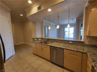 Photo #5: 2415246 Listing