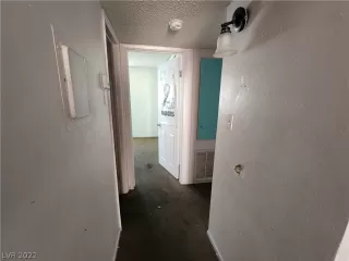 Photo #3: 2415261 Listing