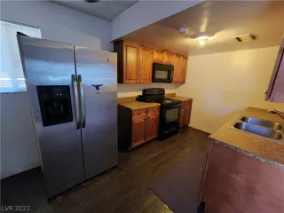 Photo #4: 2415261 Listing