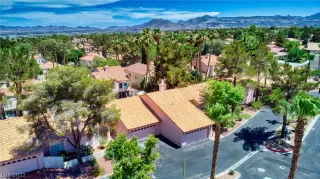 Photo #3: 2415264 Listing