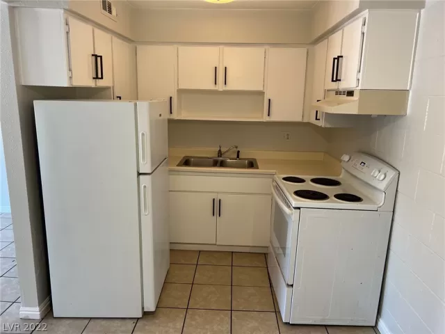 MLS: 2415281 Condo For Sale