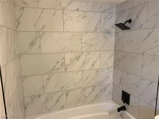 Photo #6: 2415281 Listing