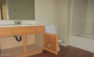 Photo #4: 2415282 Listing