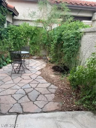 Photo #3: 2415283 Listing