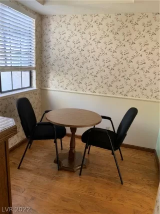 Photo #4: 2415283 Listing