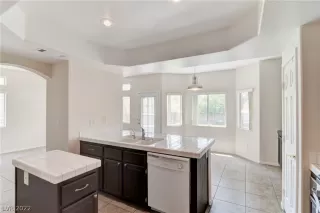 Photo #2: 2415312 Listing 