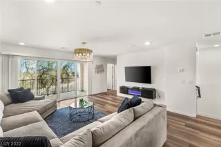 Photo #1: 2415317 Listing 