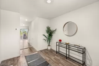 Photo #4: 2415317 Listing 