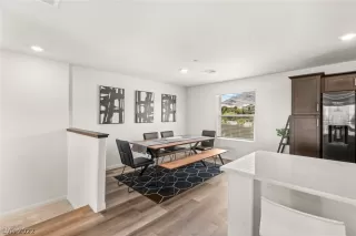 Photo #6: 2415317 Listing 