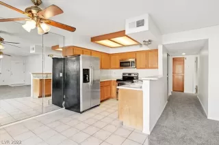 Photo #4: 2415318 Listing