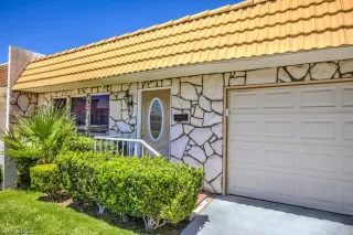 Photo #2: 2415330 Listing