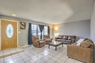 Photo #3: 2415330 Listing