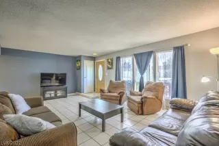 Photo #5: 2415330 Listing