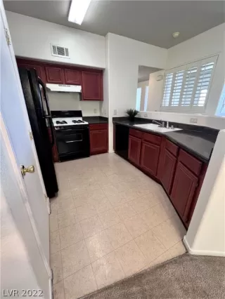 Photo #2: 2415341 Listing