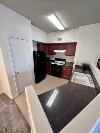 Photo #3: 2415341 Listing