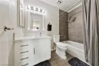 Photo #3: 2415364 Listing