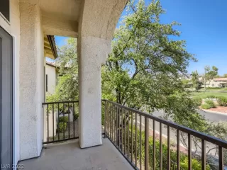 Photo #2: 2415368 Listing