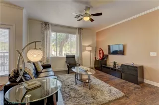 Photo #6: 2415370 Listing