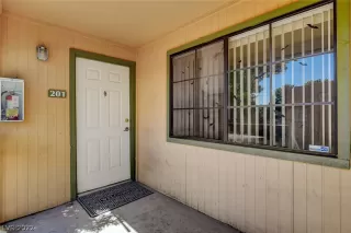 Photo #2: 2415415 Listing 
