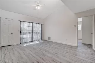 Photo #6: 2415415 Listing 