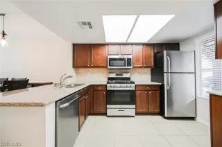Photo #2: 2415416 Listing 