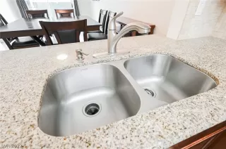 Photo #3: 2415416 Listing 