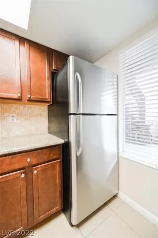 Photo #5: 2415416 Listing 