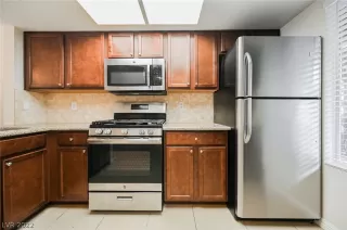 Photo #6: 2415416 Listing 