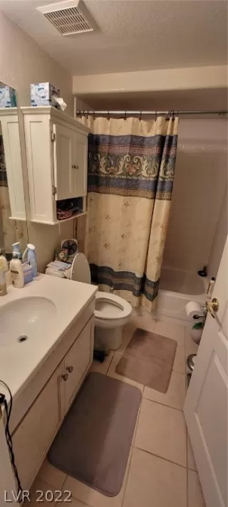 Photo #5: 2415437 Listing