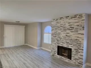 Photo #1: 2415438 Listing 