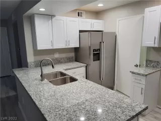 Photo #5: 2415438 Listing 