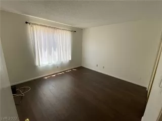 Photo #4: 2415444 Listing 